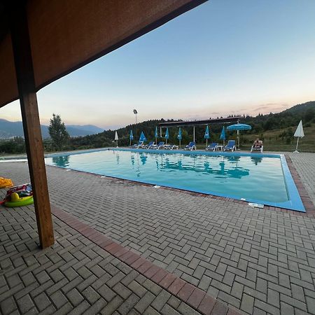 Complex Praga Hotel Gorno Lakocerej Exterior photo