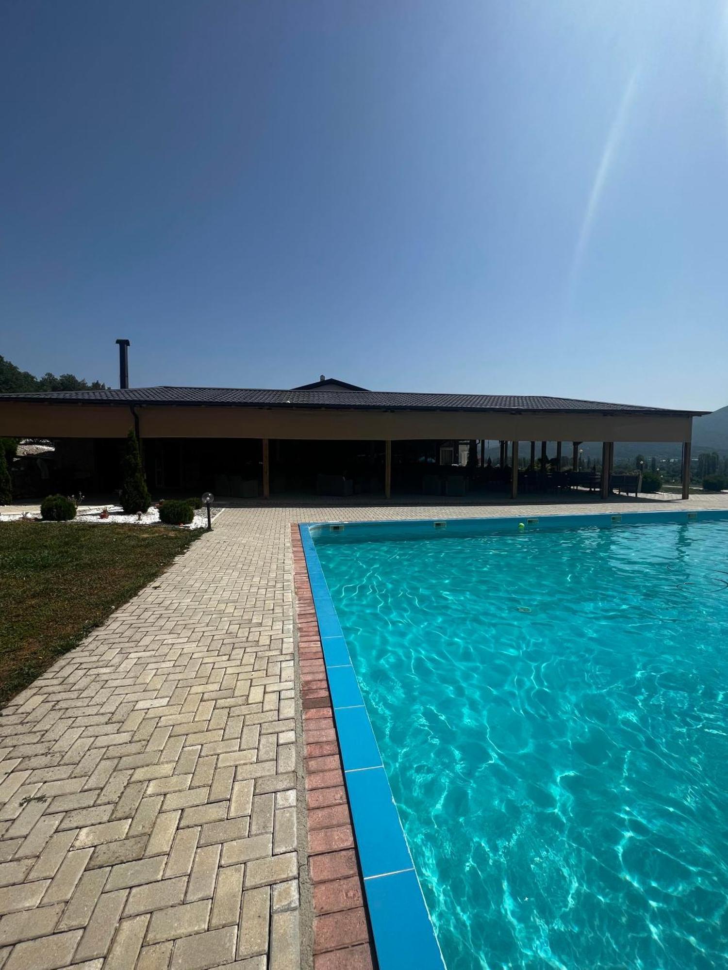 Complex Praga Hotel Gorno Lakocerej Exterior photo